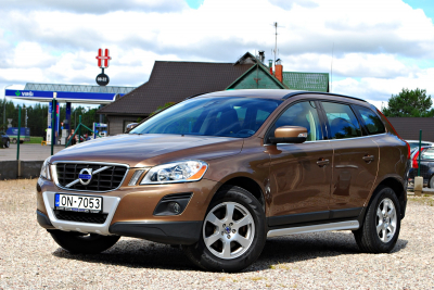 VOLVO XC60 AWD MOMENTUM