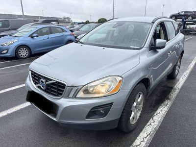 VOLVO XC60 AWD MOMENTUM