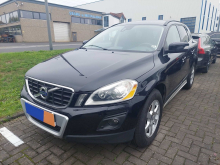 VOLVO XC60 AWD MOMENTUM